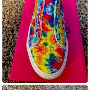 Corky’s Brand New Tie Dye Sneakers Size 8 in Box!